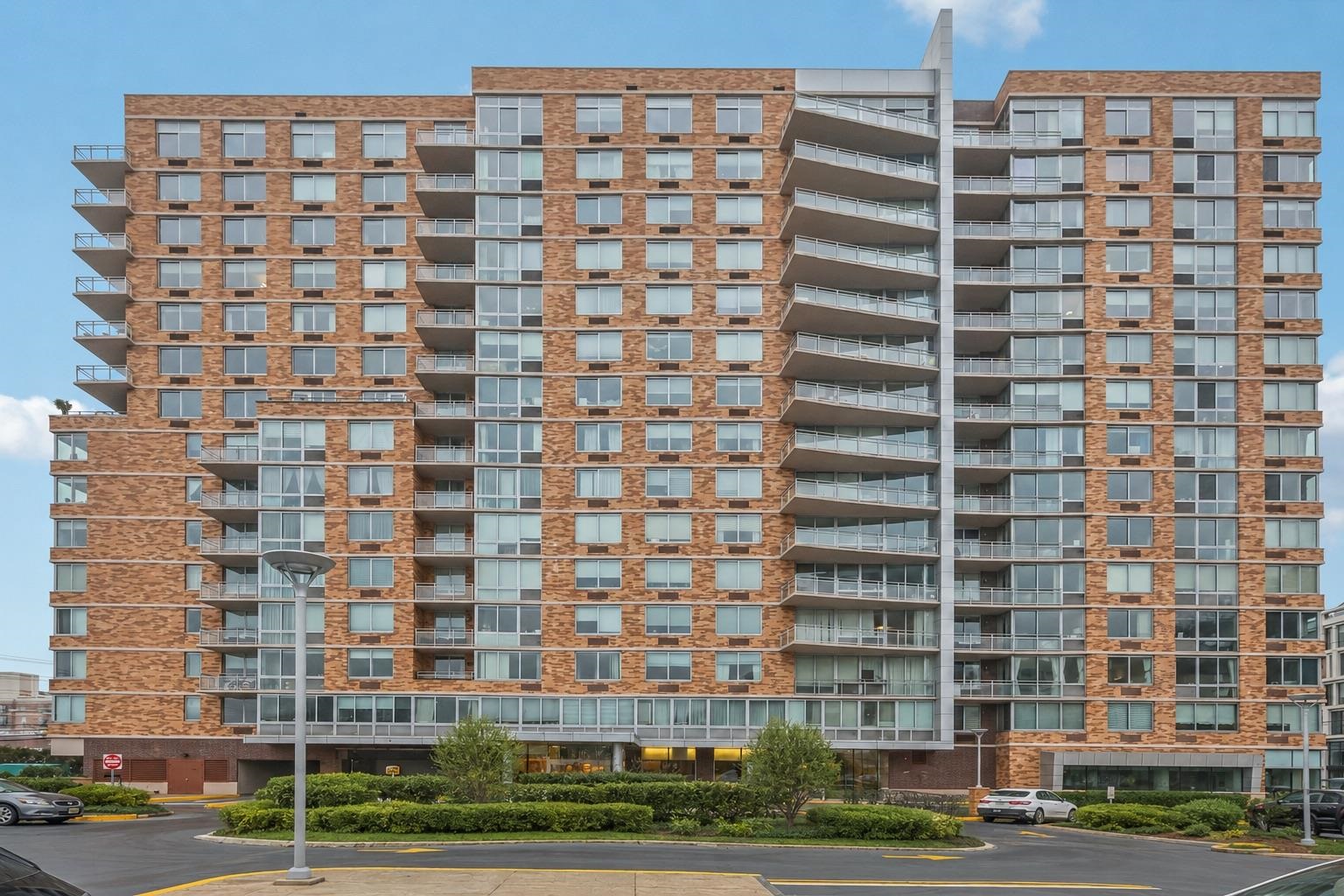 1215 HUDSON PARK Unit: 1215