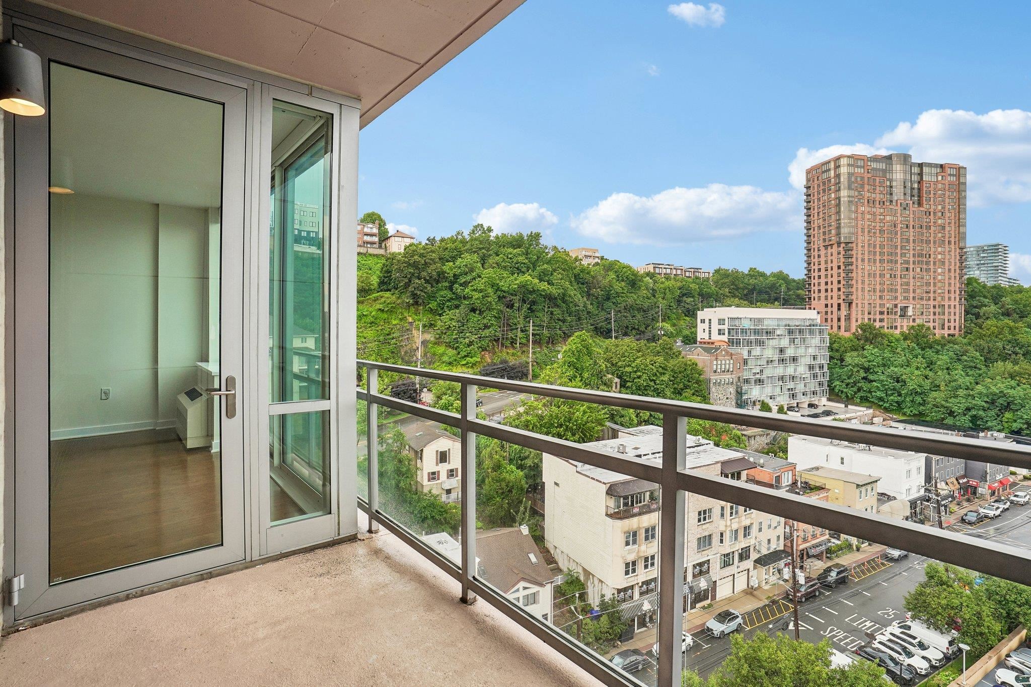 1215 HUDSON PARK Unit: 1215