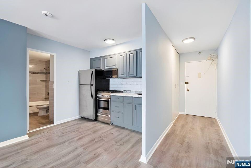 2180 Center Avenue 6E