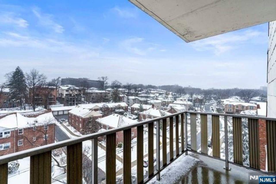 2180 Center Avenue 6E