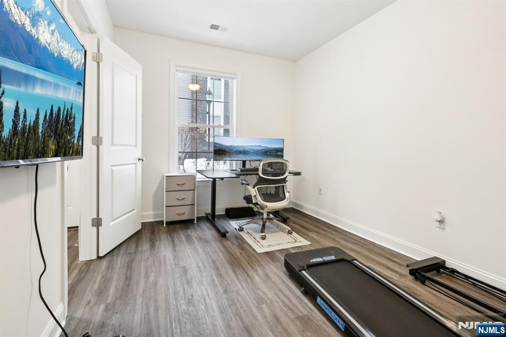 69 Parkside Lane 1203