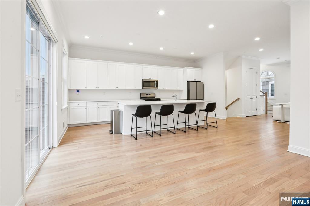 69 Parkside Lane 1203