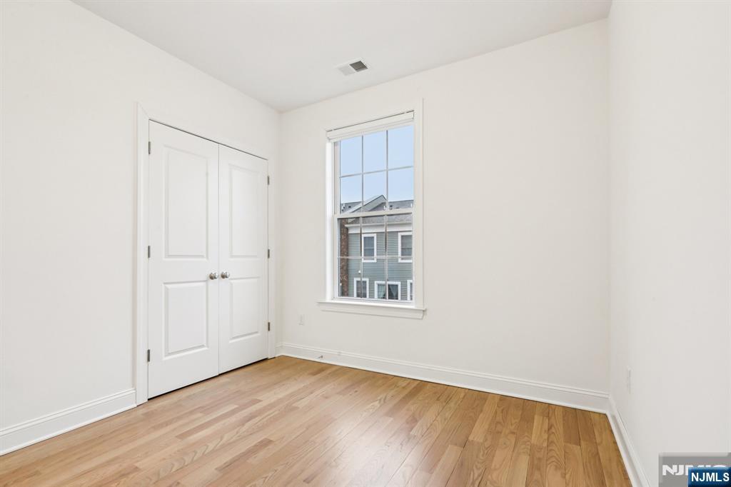 69 Parkside Lane 1203