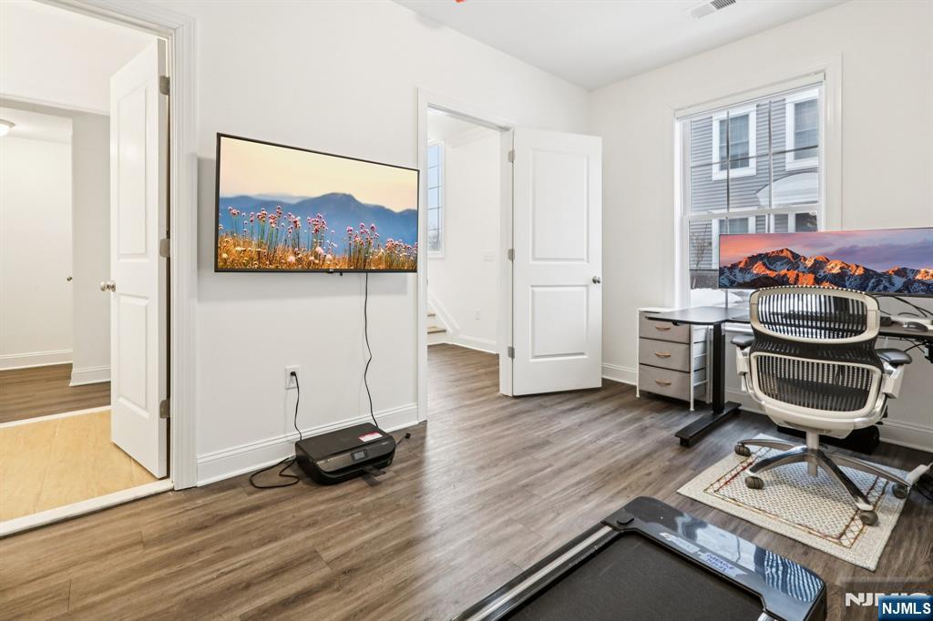 69 Parkside Lane 1203