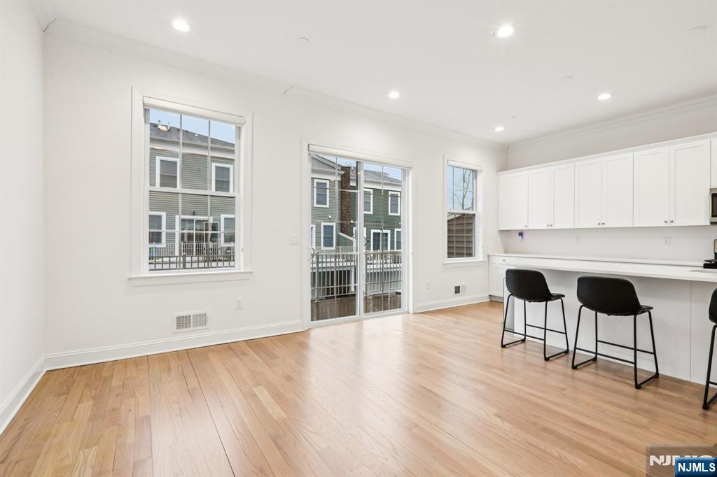 69 Parkside Lane 1203