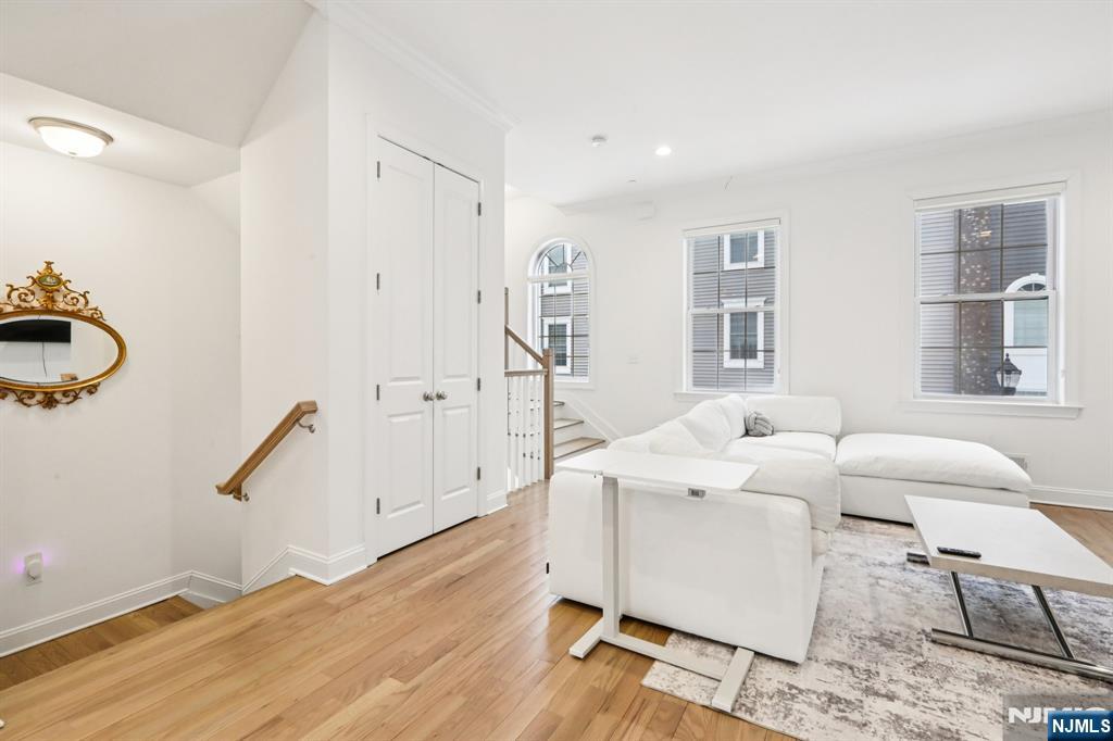 69 Parkside Lane 1203