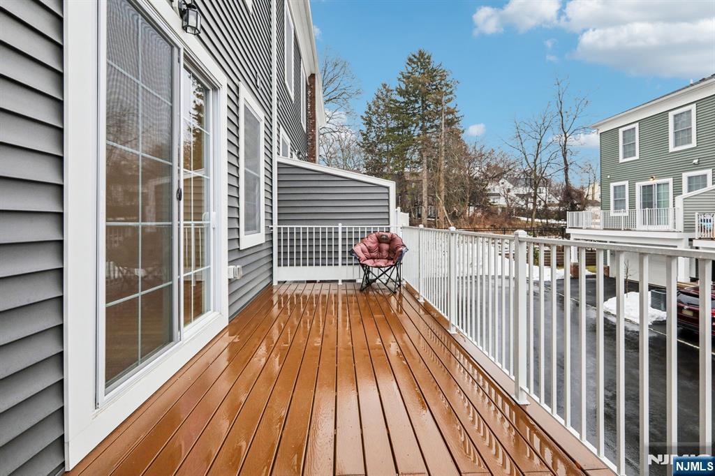 69 Parkside Lane 1203