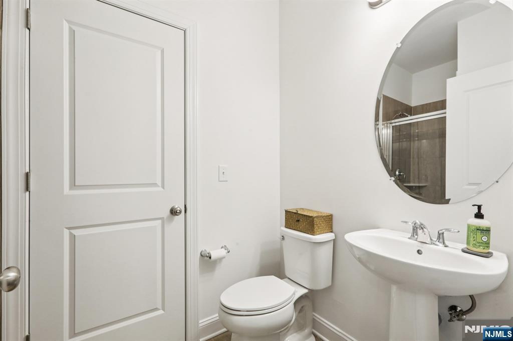 69 Parkside Lane 1203