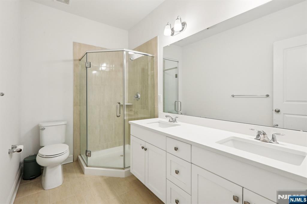 69 Parkside Lane 1203