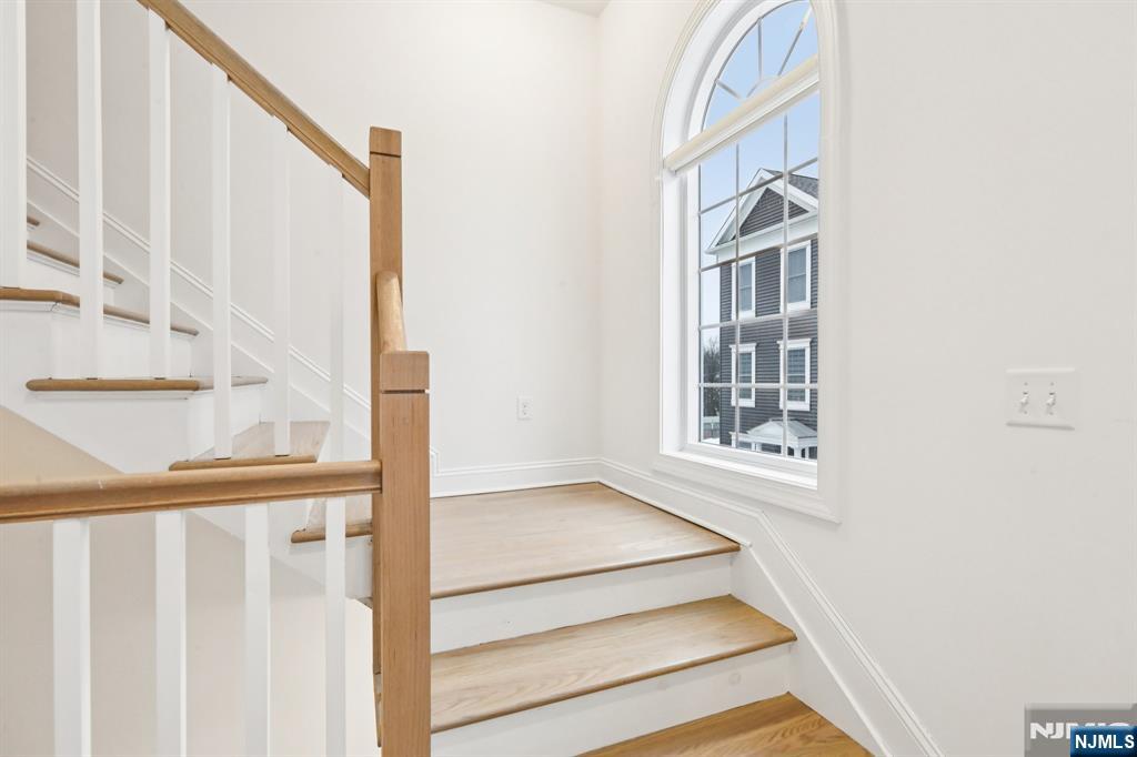 69 Parkside Lane 1203