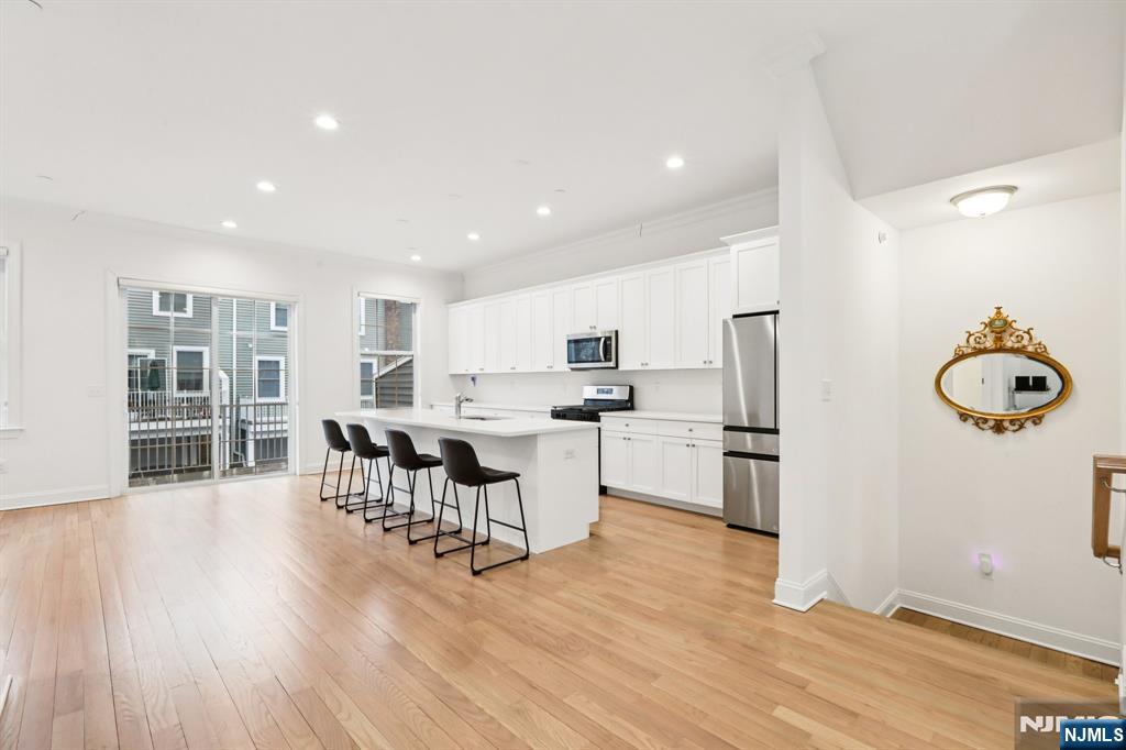 69 Parkside Lane 1203