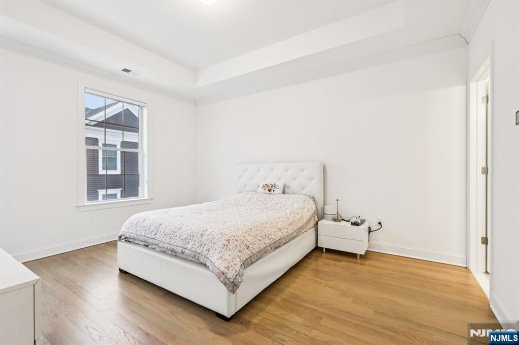 69 Parkside Lane 1203