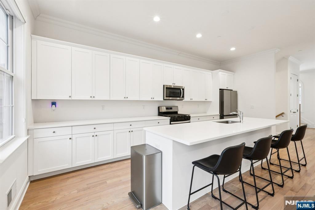 69 Parkside Lane 1203