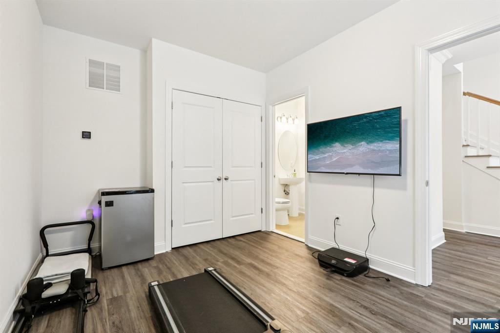 69 Parkside Lane 1203