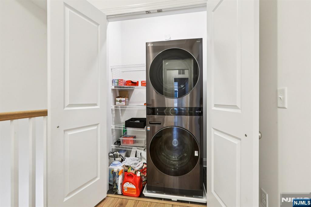 69 Parkside Lane 1203