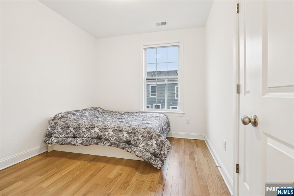 69 Parkside Lane 1203