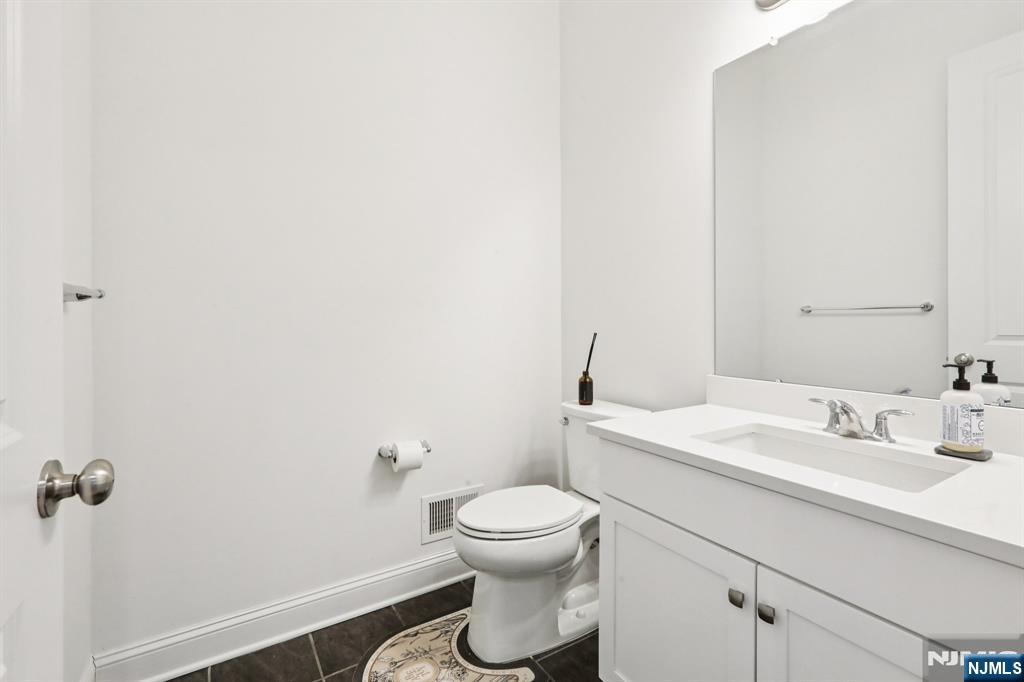 69 Parkside Lane 1203