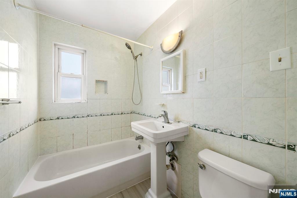 184 Hillside Avenue I1