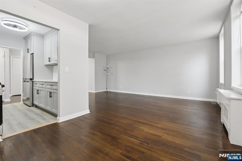 2160 Center Avenue 4N