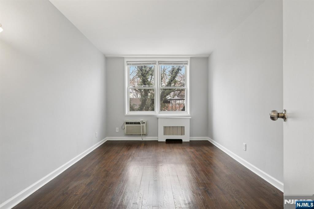 2160 Center Avenue 4N