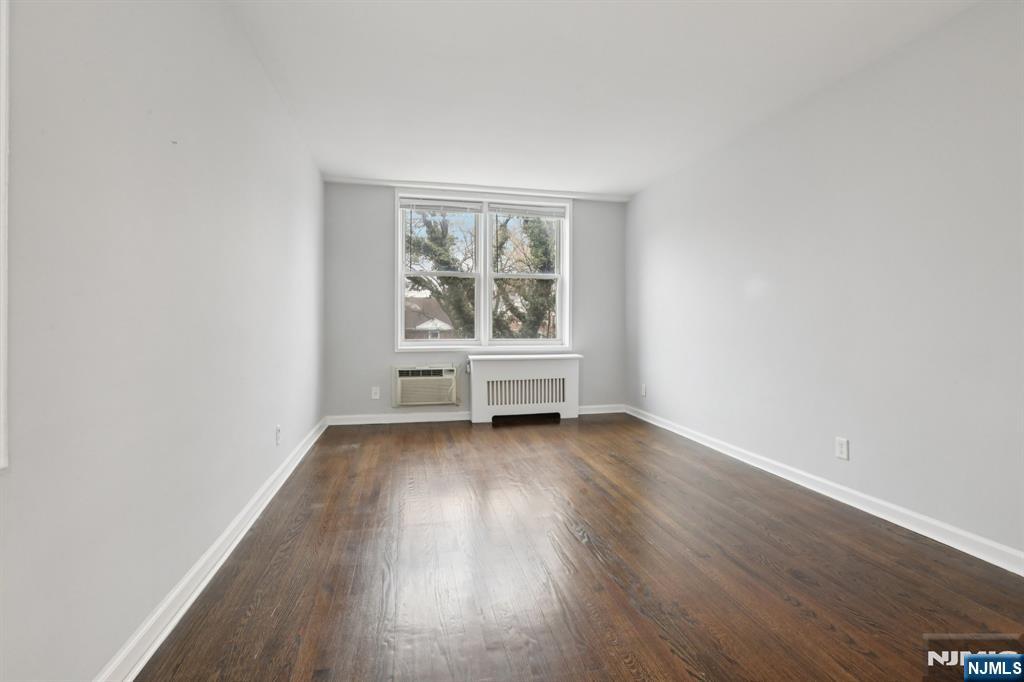 2160 Center Avenue 4N