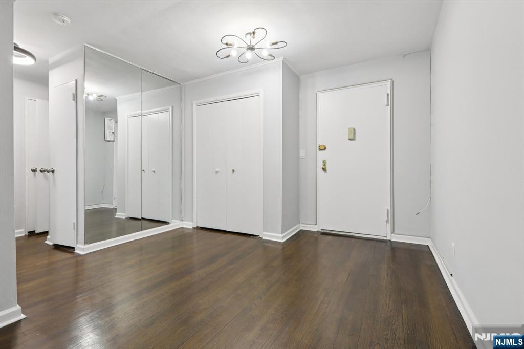 2160 Center Avenue 4N