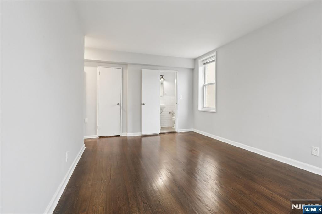 2160 Center Avenue 4N