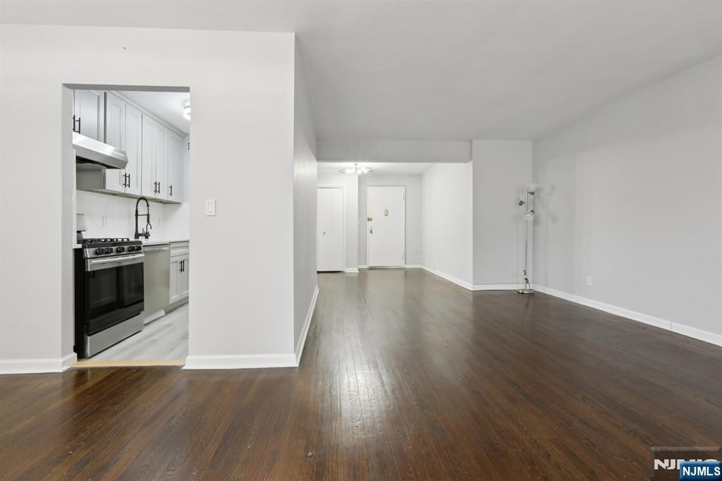 2160 Center Avenue 4N