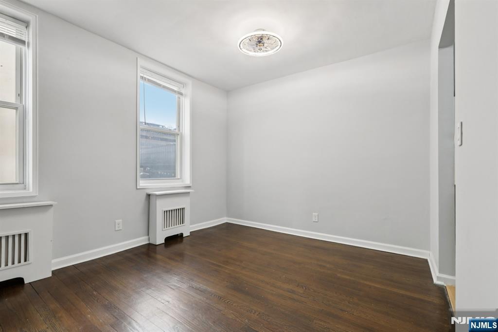 2160 Center Avenue 4N