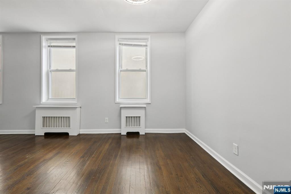 2160 Center Avenue 4N