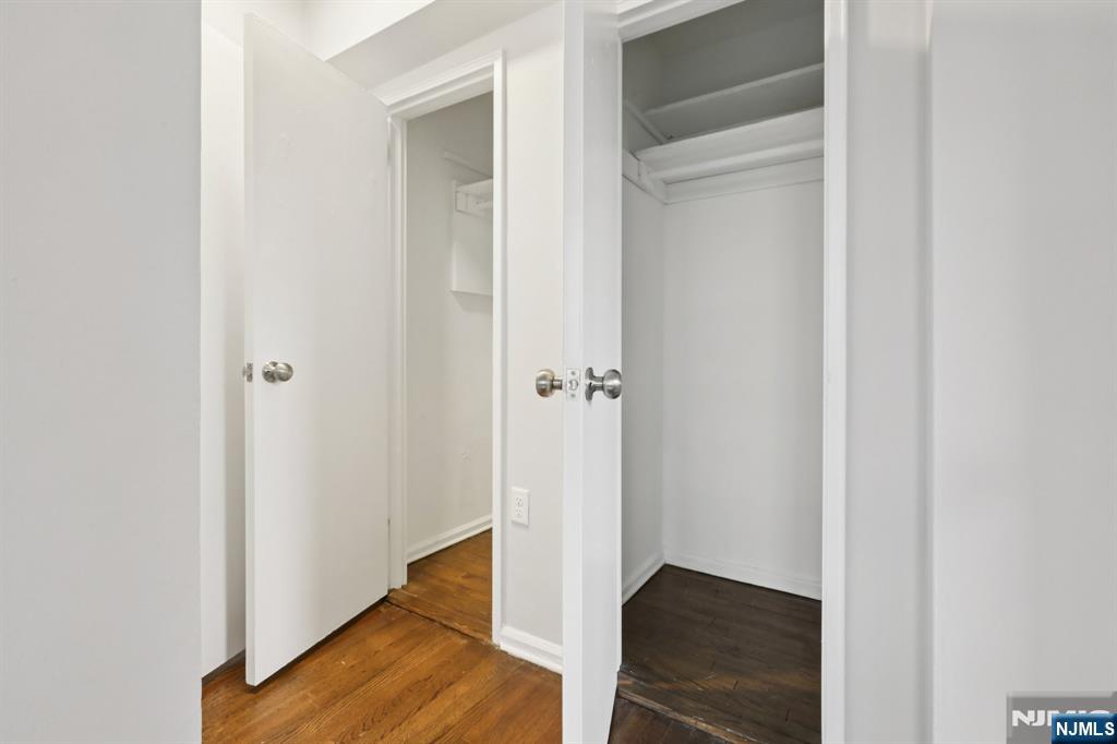 2160 Center Avenue 4N