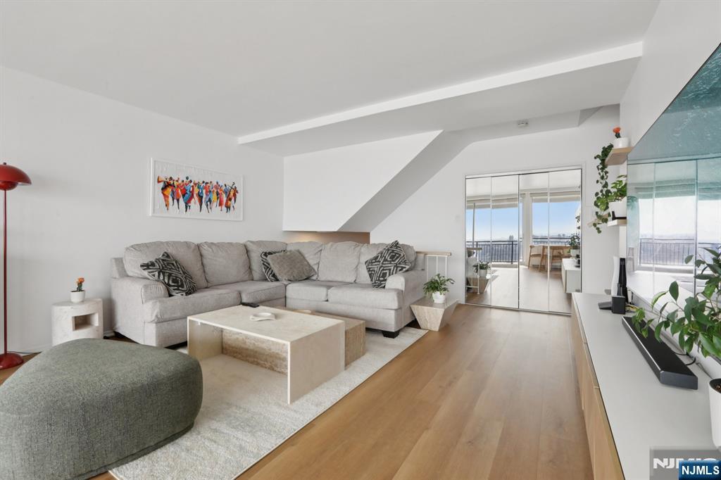 2 Horizon Road 1428