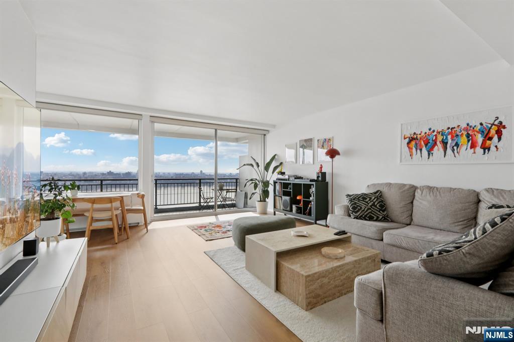 2 Horizon Road 1428
