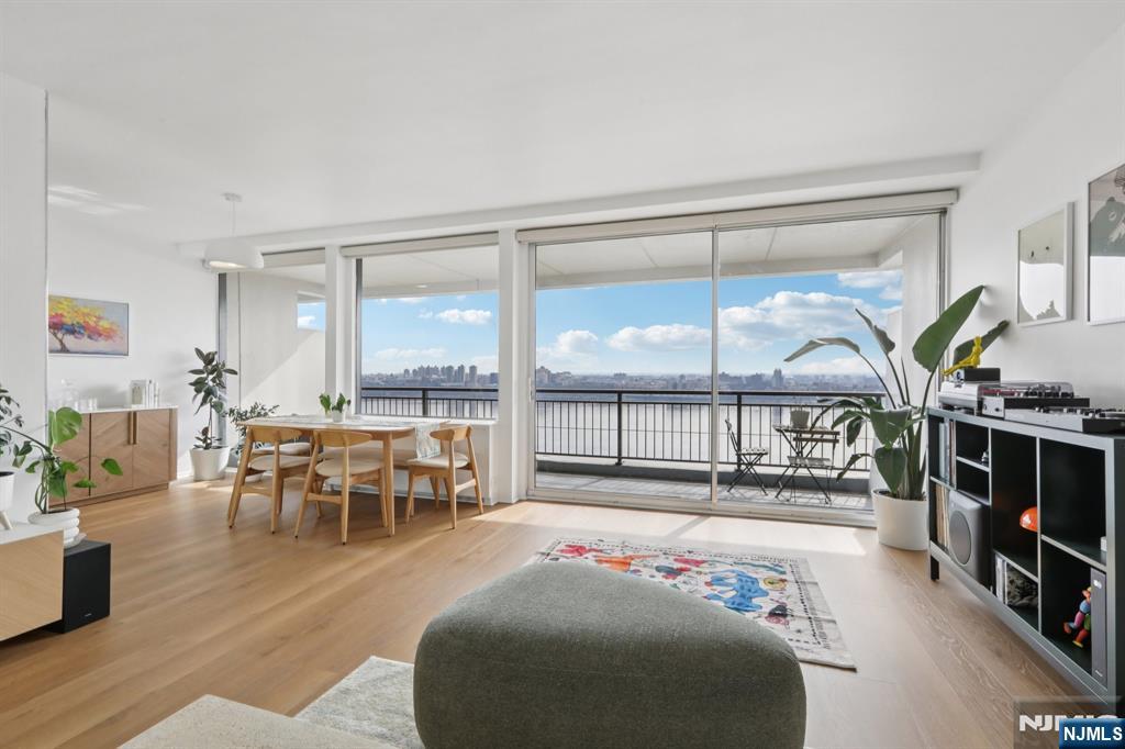 2 Horizon Road 1428