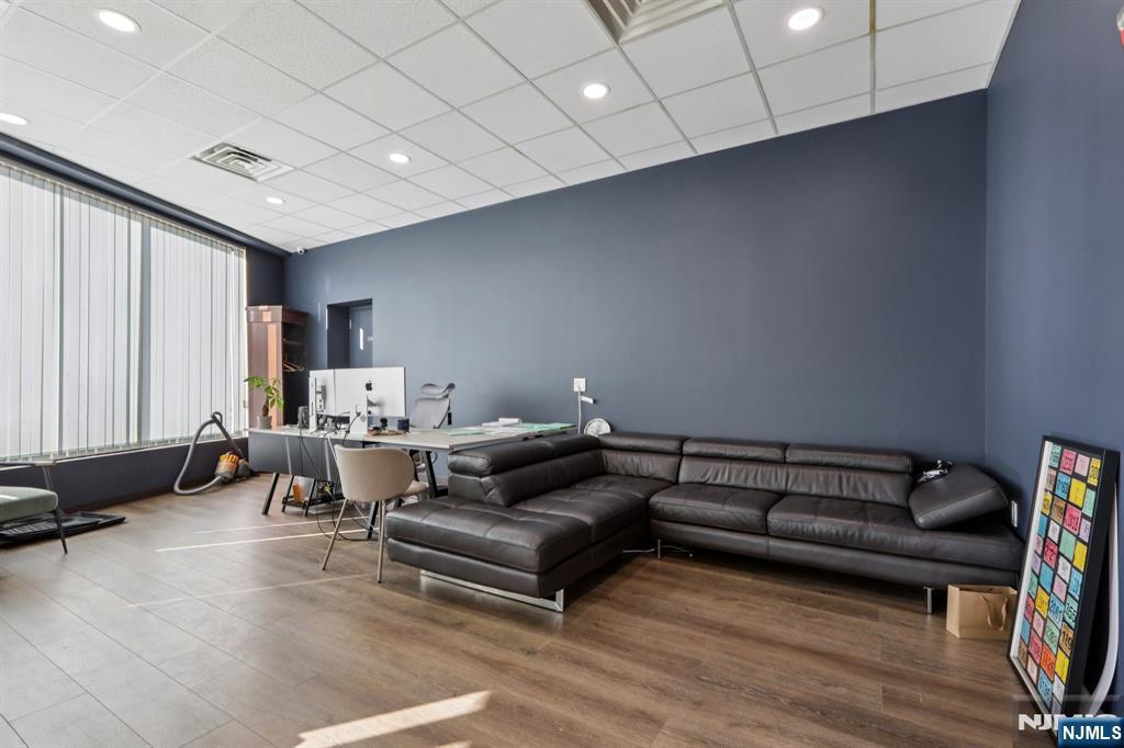 7-9 Ridgefield Avenue