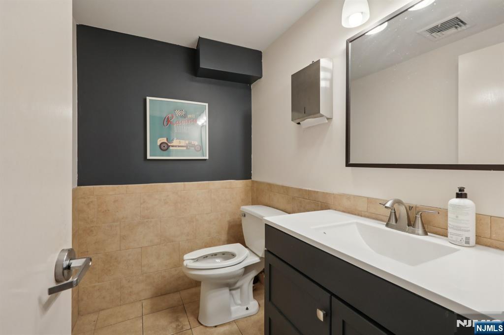 7-9 Ridgefield Avenue
