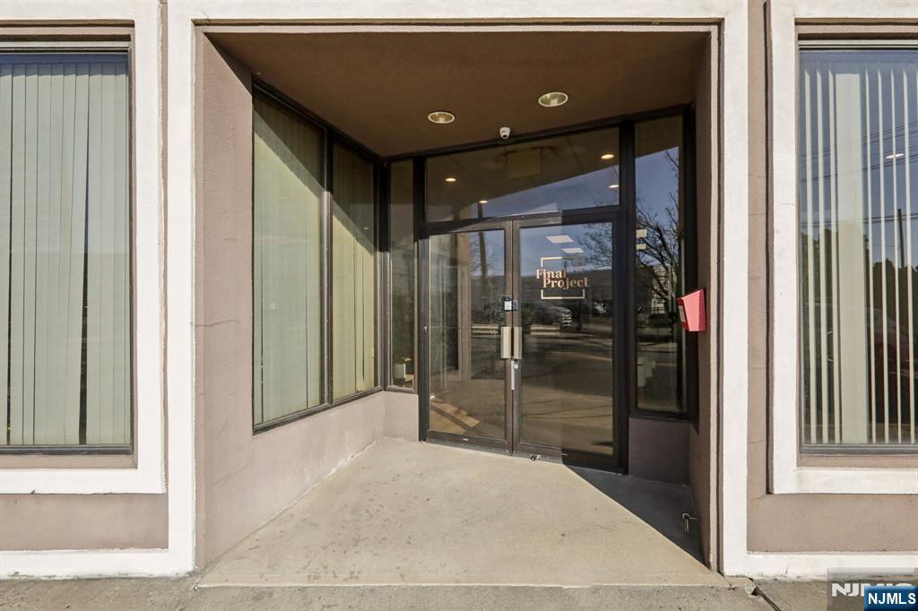 7-9 Ridgefield Avenue
