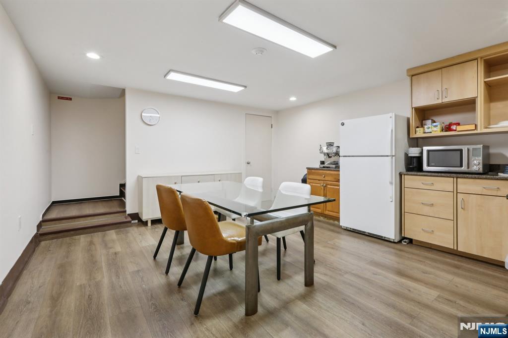 7-9 Ridgefield Avenue
