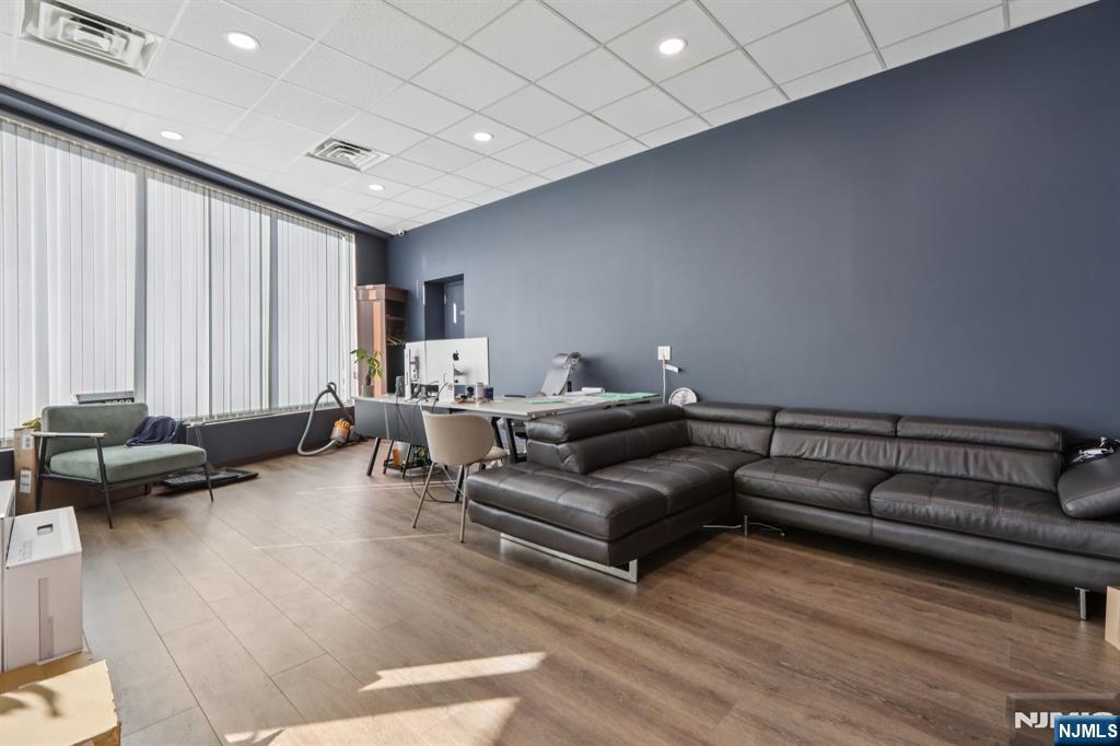 7-9 Ridgefield Avenue
