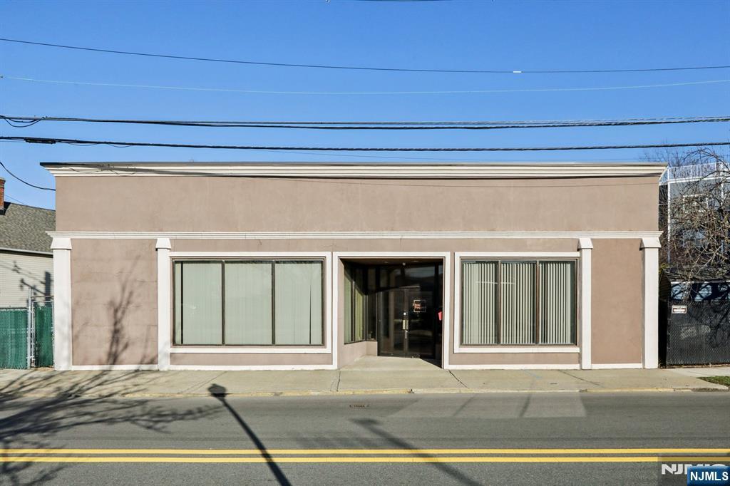 7-9 Ridgefield Avenue