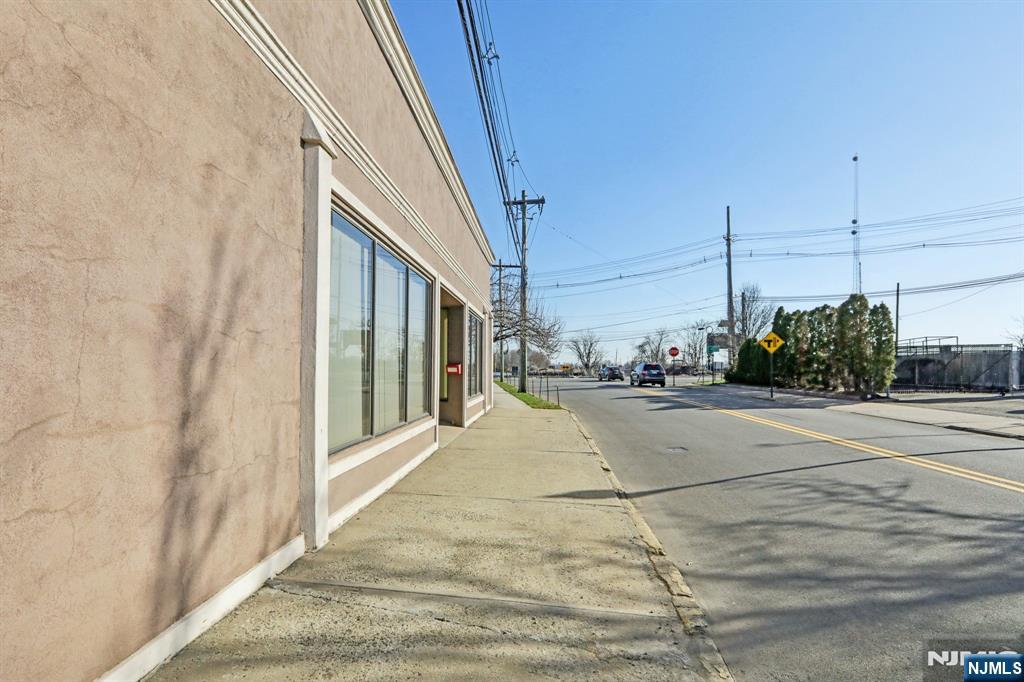 7-9 Ridgefield Avenue