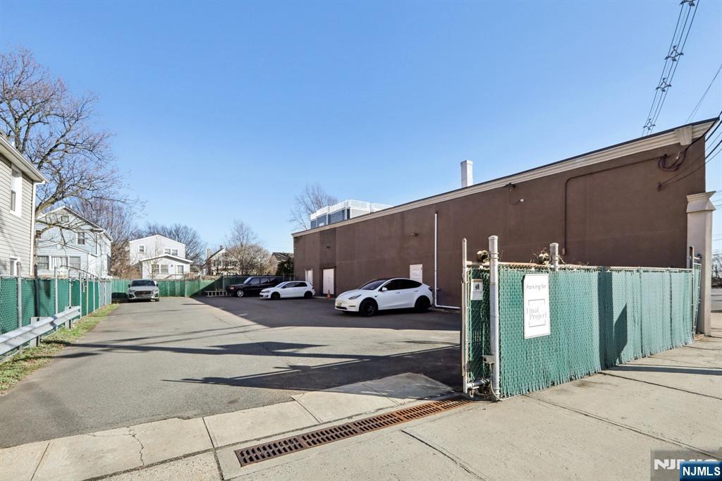 7-9 Ridgefield Avenue