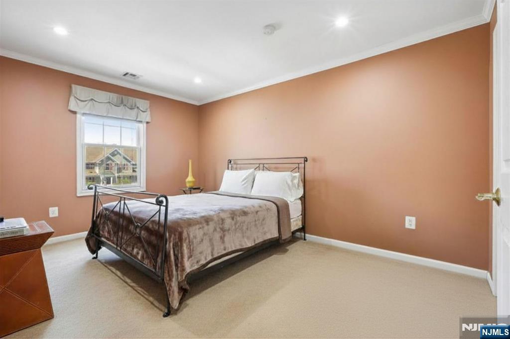 59 Birch Street 306