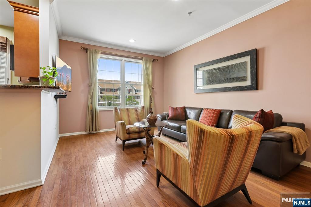 59 Birch Street 306