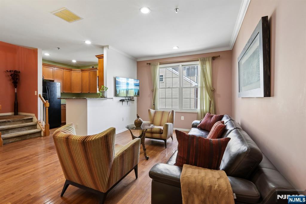 59 Birch Street 306