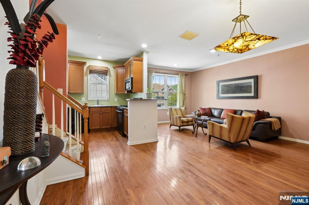 59 Birch Street 306