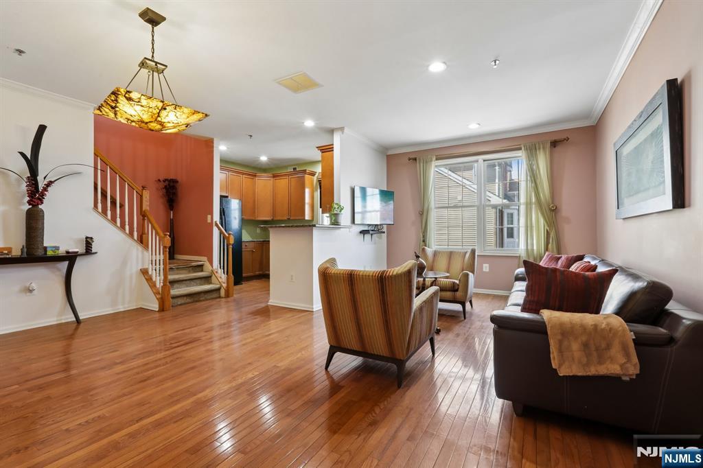 59 Birch Street 306