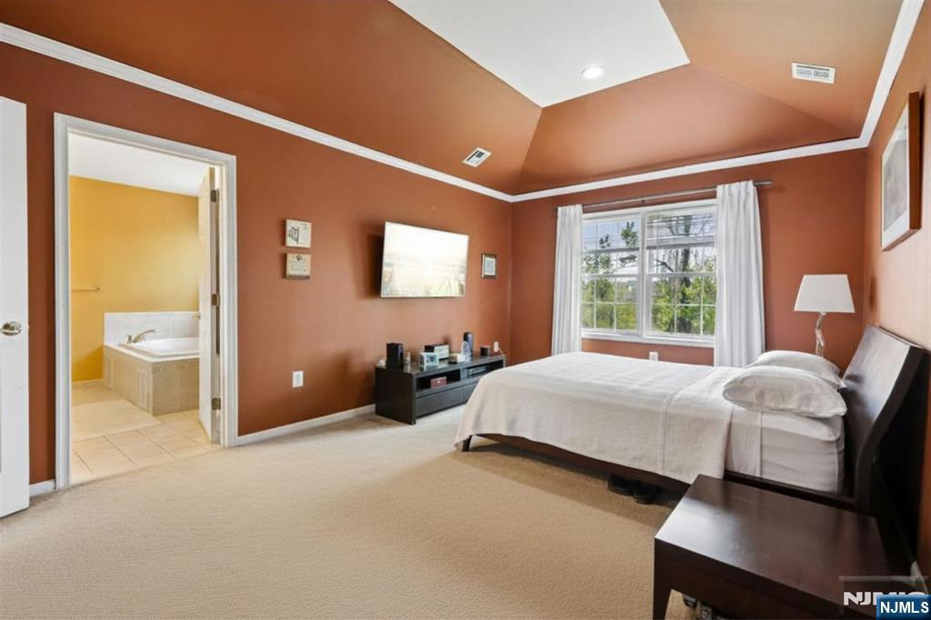 59 Birch Street 306