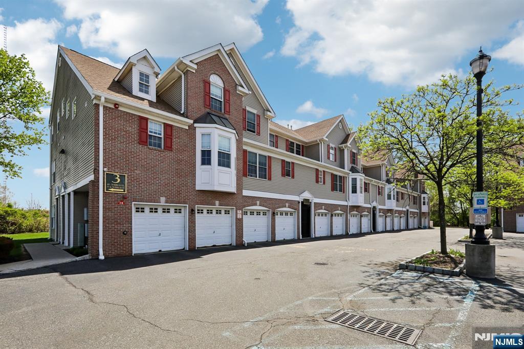 59 Birch Street 306