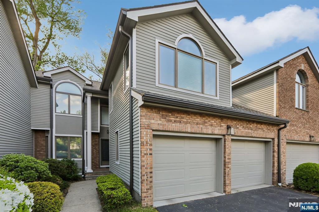 79 Lakeview Drive